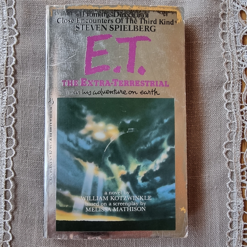 🌟FREE ADD-ON!🌟 E.T. The Extra-Terrestrial Paperback Book Vintage 80s
